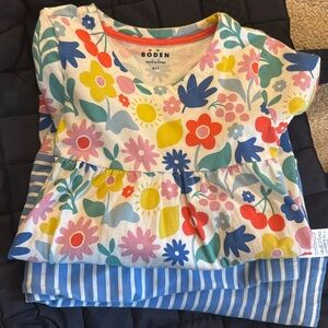 Mini Boden tunic with Capri leggings set